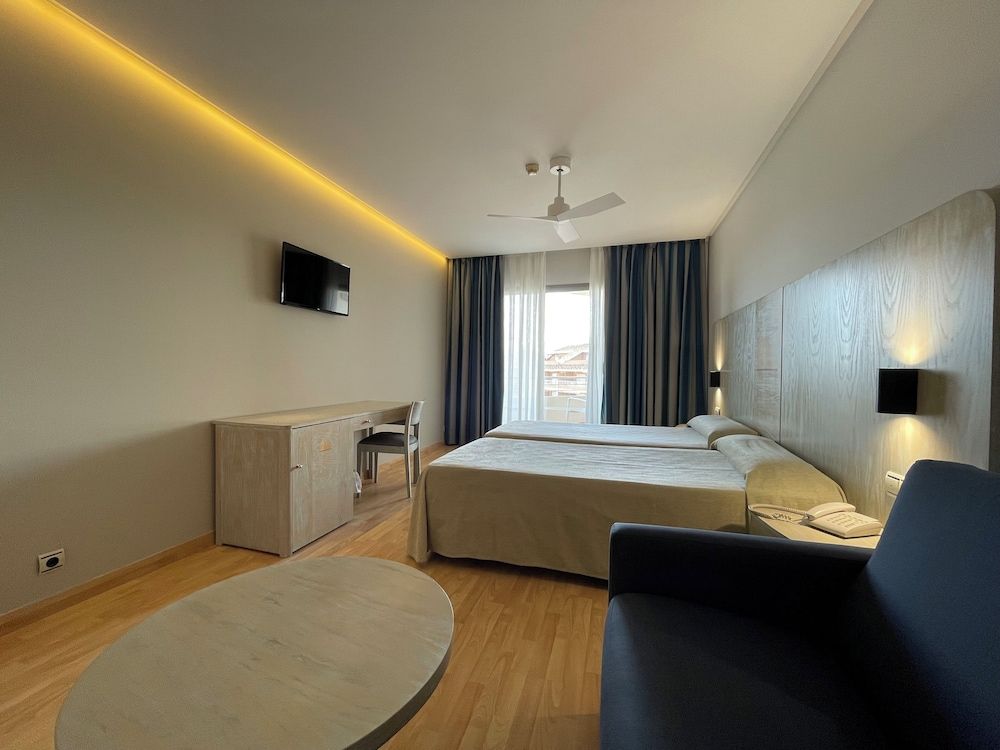 Hotel AGH Canet Standard, One Double or 2 Single Beds, Street View 6