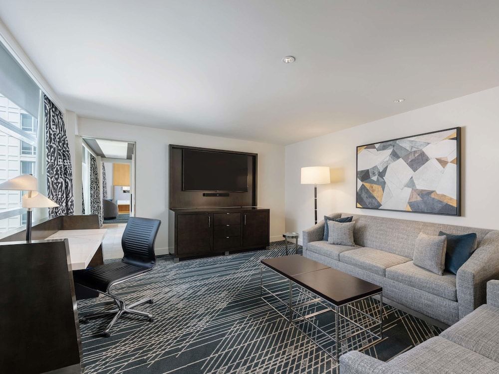 Signature Suite, 1 Bedroom, 1 King Bed, 1 Sofabed