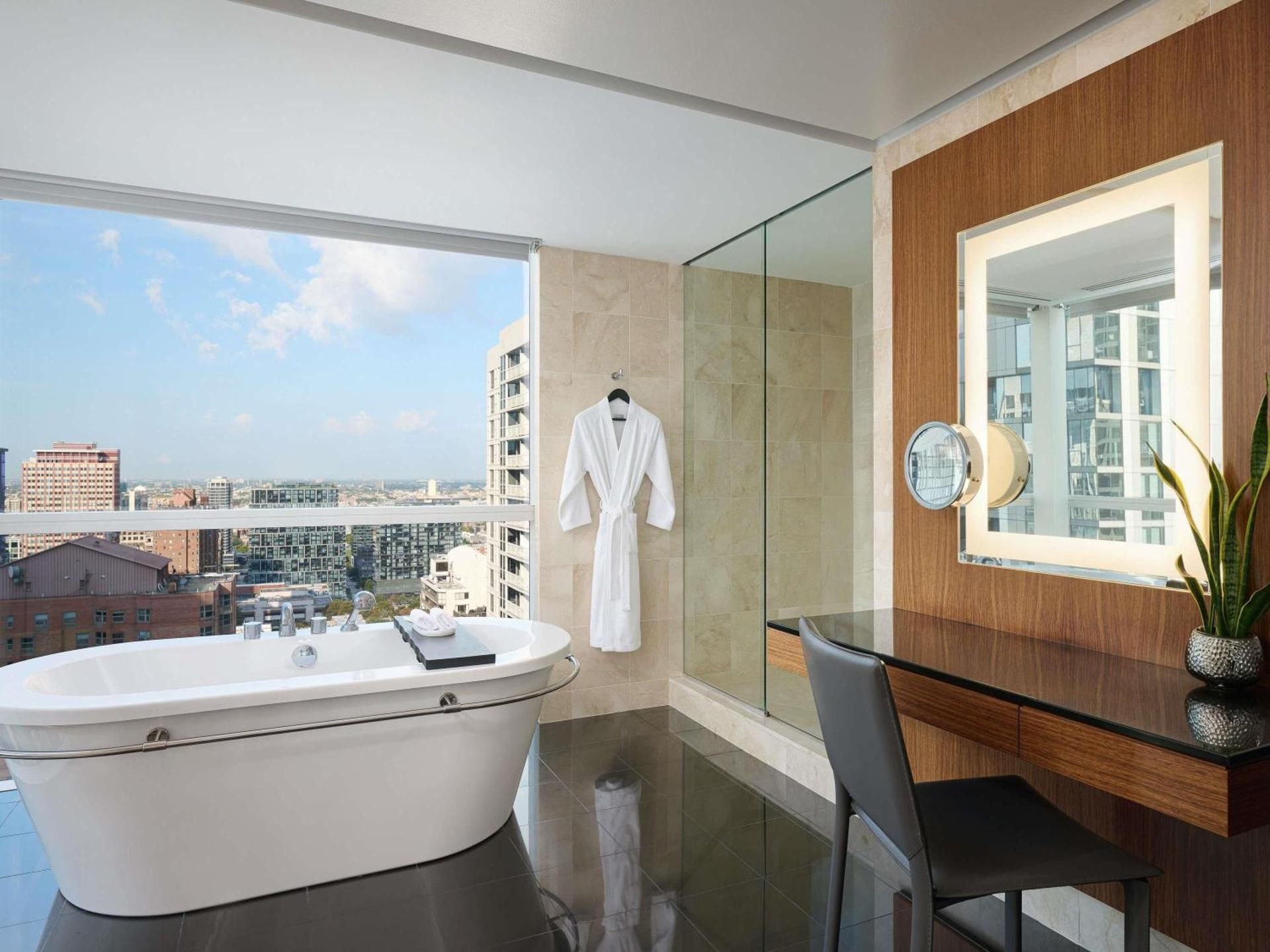 Presidential King Suite with One King Bed and One Sofa Bed - Corner Suite