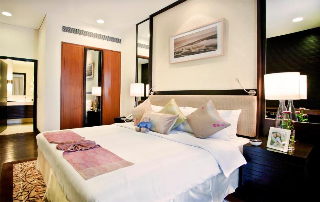 One Bedroom Deluxe Apartment