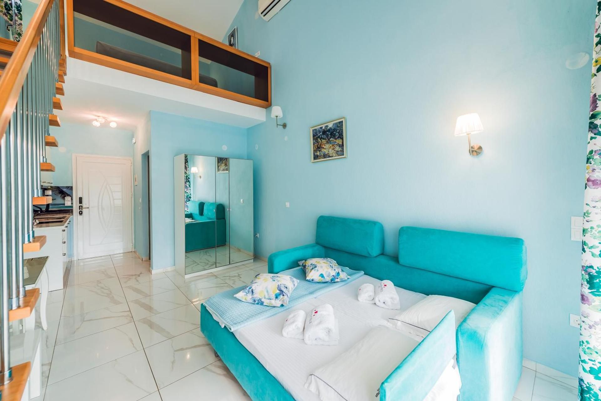 Suite - Split Level