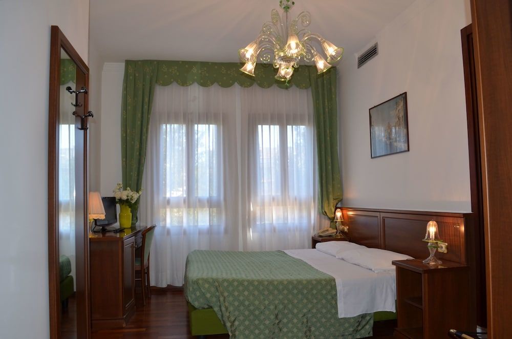 undefined Hotel Villa Cipro 4