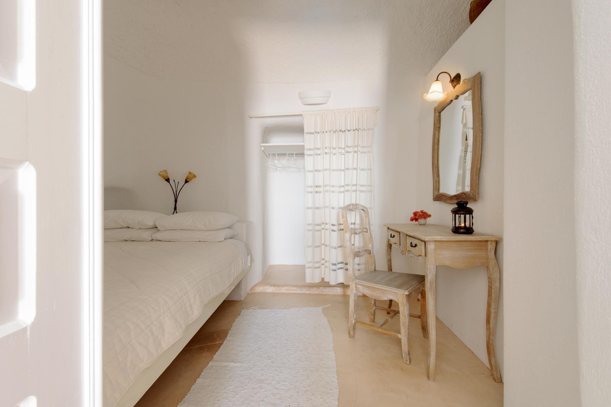 Annex Superior Caldera View Traditional Cave Studio for 3 People