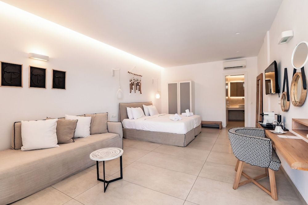 undefined Super Paradise Hotel 9