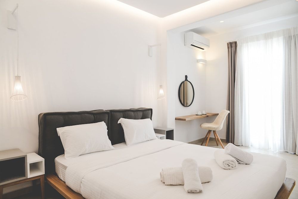 undefined Super Paradise Hotel 4