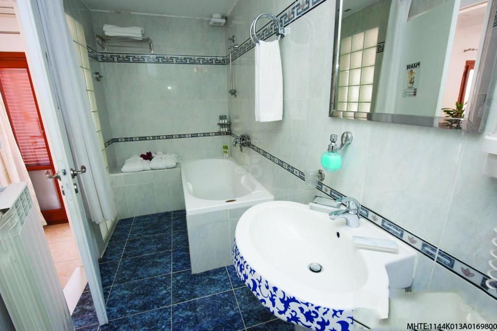 Single Standard Non-Smoking