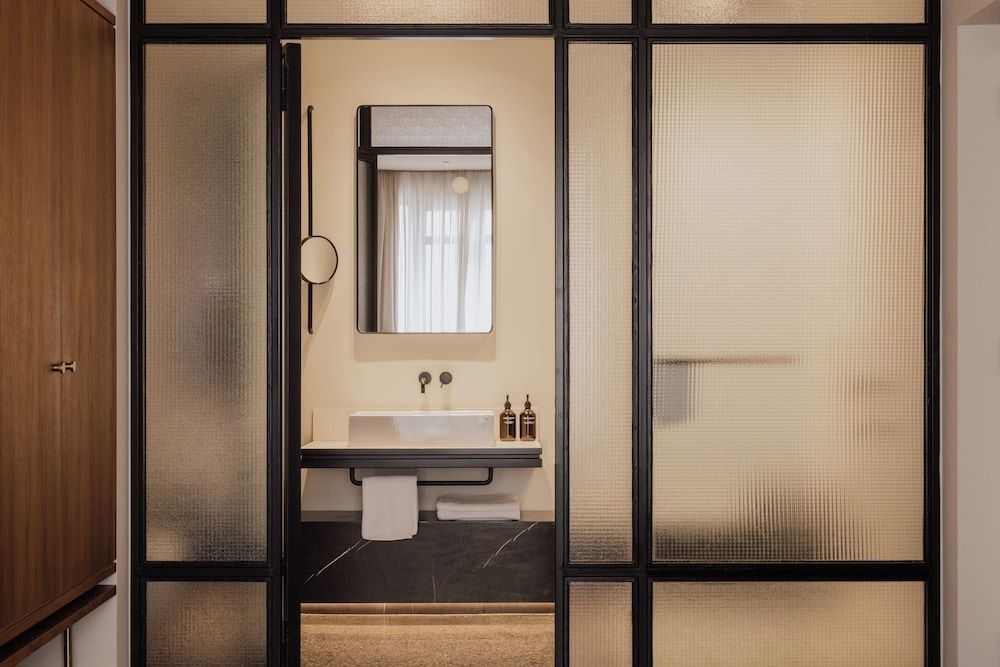 Perianth Hotel, a member of Design Hotels Classic Room 4