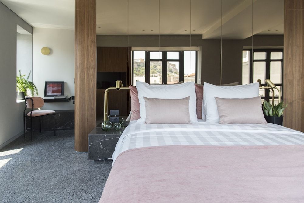 Suite (Perianth, Acropolis View)