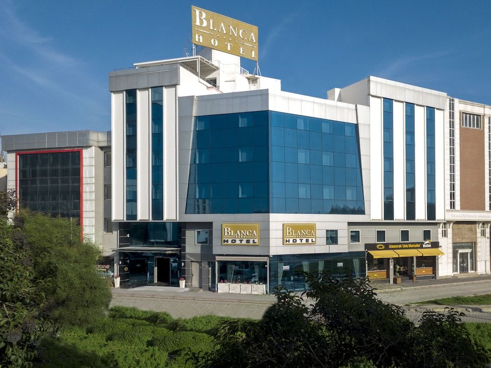 undefined Blanca Hotel 3
