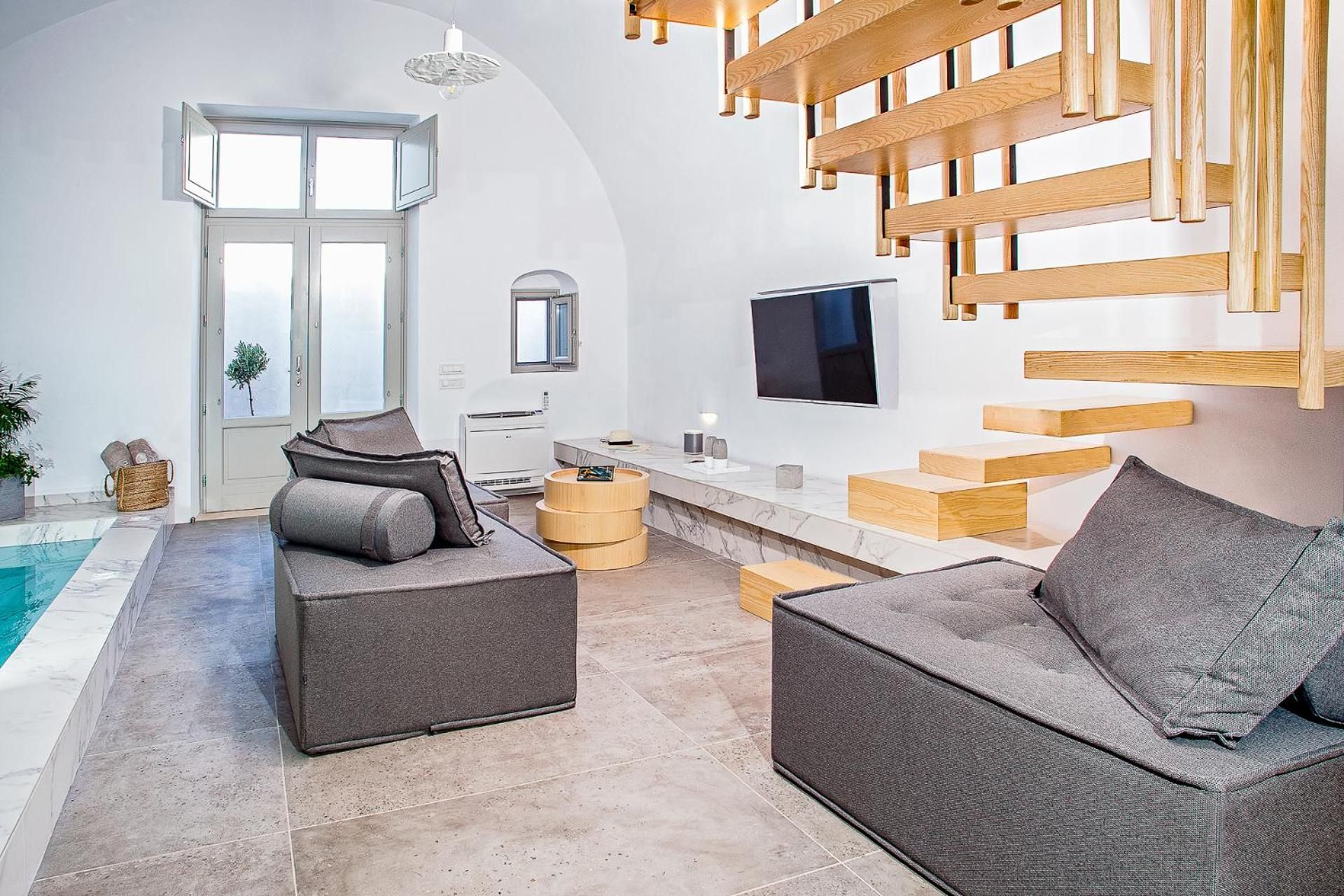 L Villa with Sea View and Heated Tub 