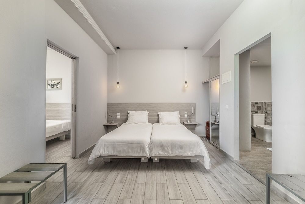 Ianos Hotel Family Quadruple Room 2