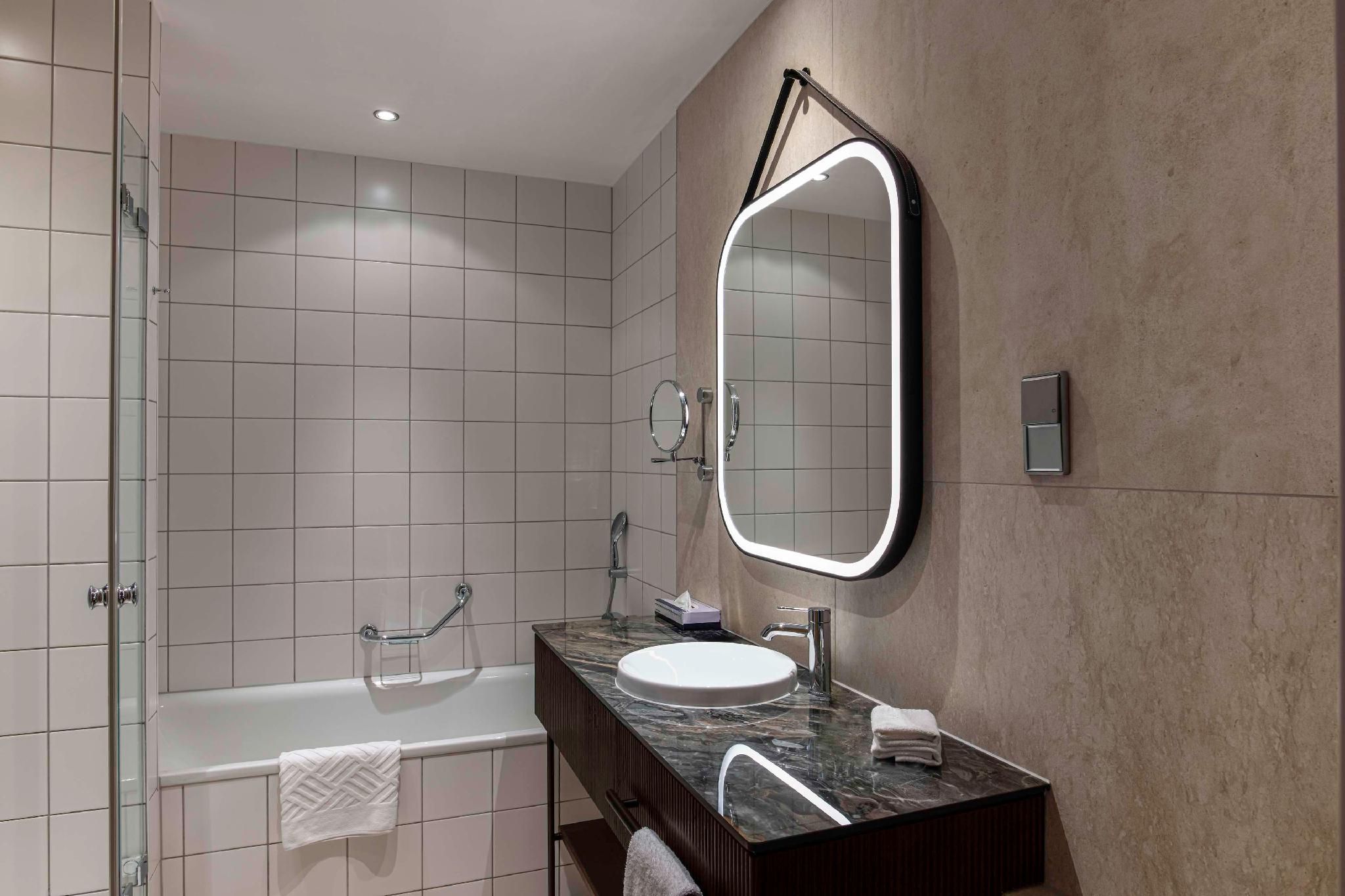 undefined Hilton Cologne 7