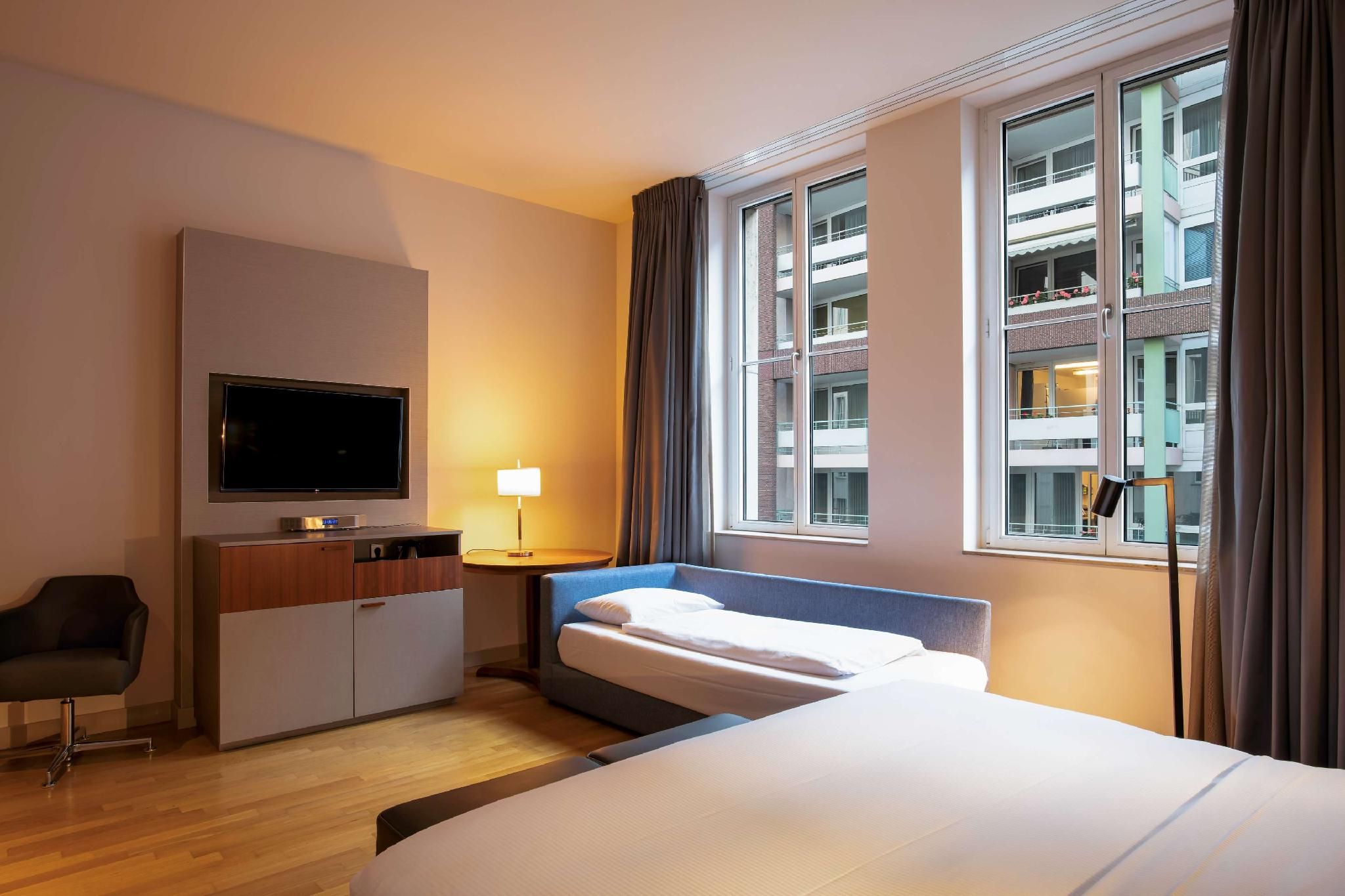 undefined Hilton Cologne 5