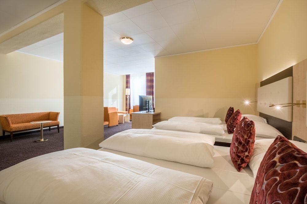 Best Western Hotel Augusta Standard Room, 2 Queen Beds (Cozy Sitting Corner) 2