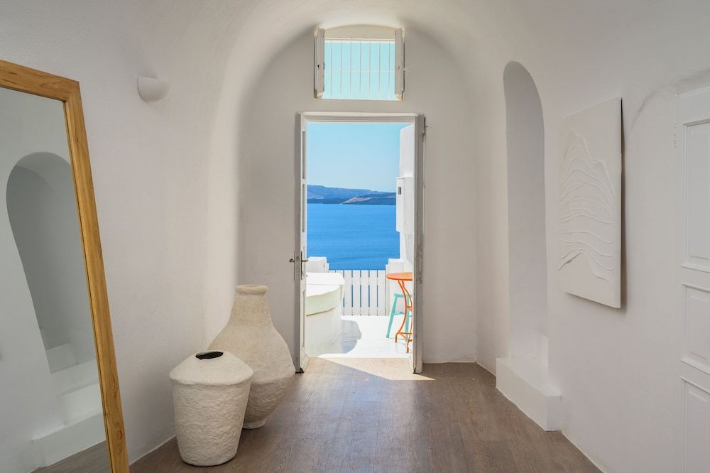 Sophia Oia View Gateway Sophia with Private Plunge Pool & Caldera Oia View 2
