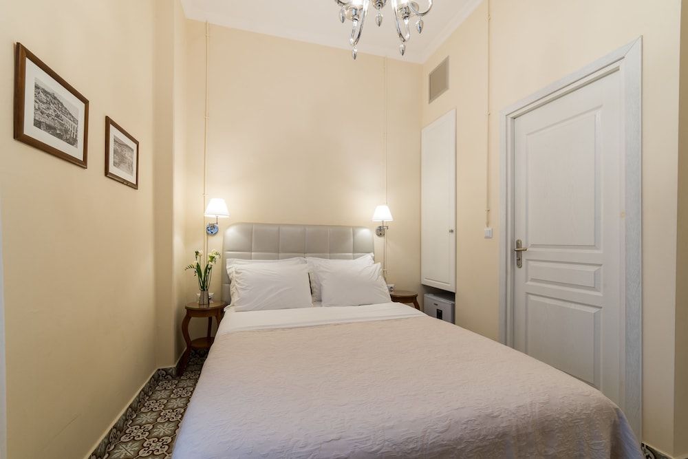 Old Town Inn Standard Double Room 3