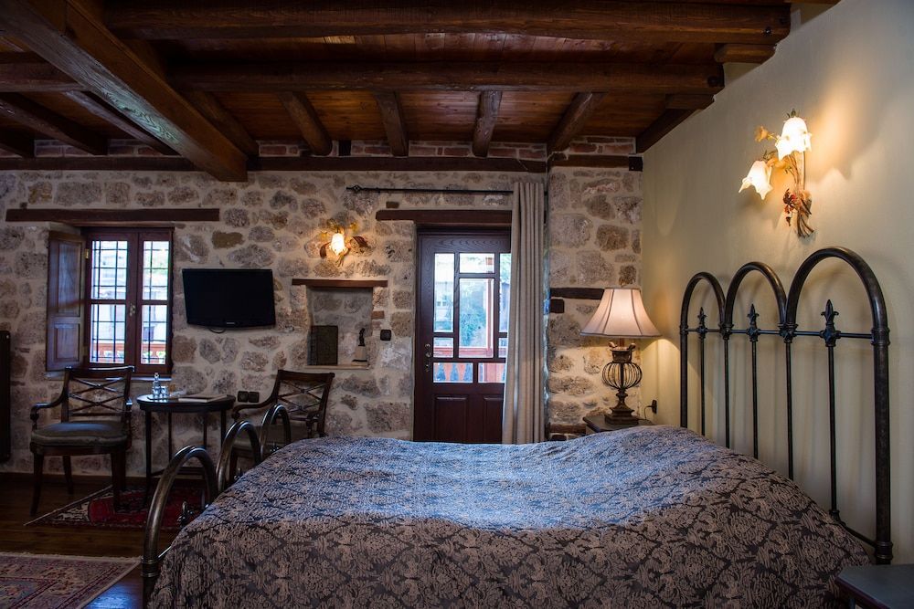 Kokkino Spiti Boutique Hotel