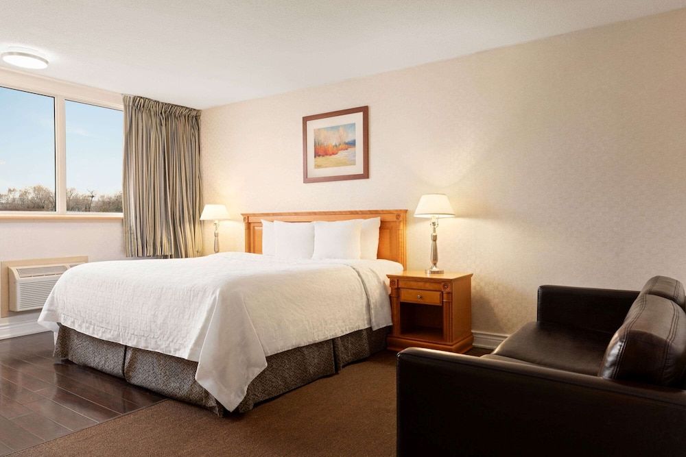 Standard Room, 1 King Bed