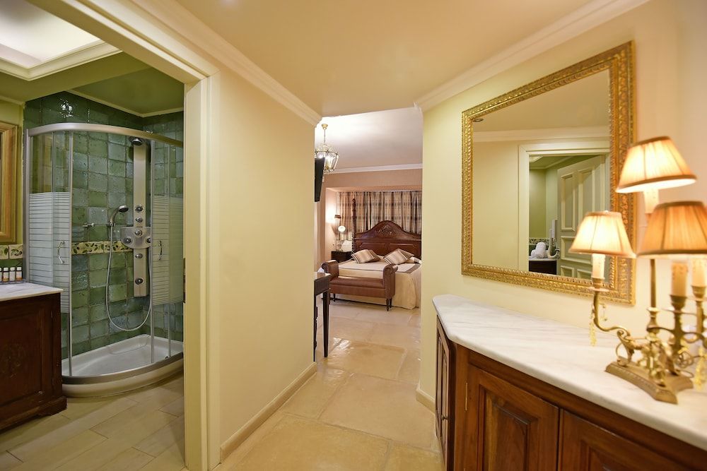 Angelica Boutique Hotel Superior Family Suite, Balcony 5