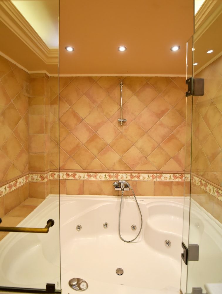 Angelica Boutique Hotel Triple Room 4