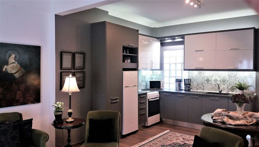 Tiepolo Galleria Palatina Deluxe Apartment, Kitchen, City View 10