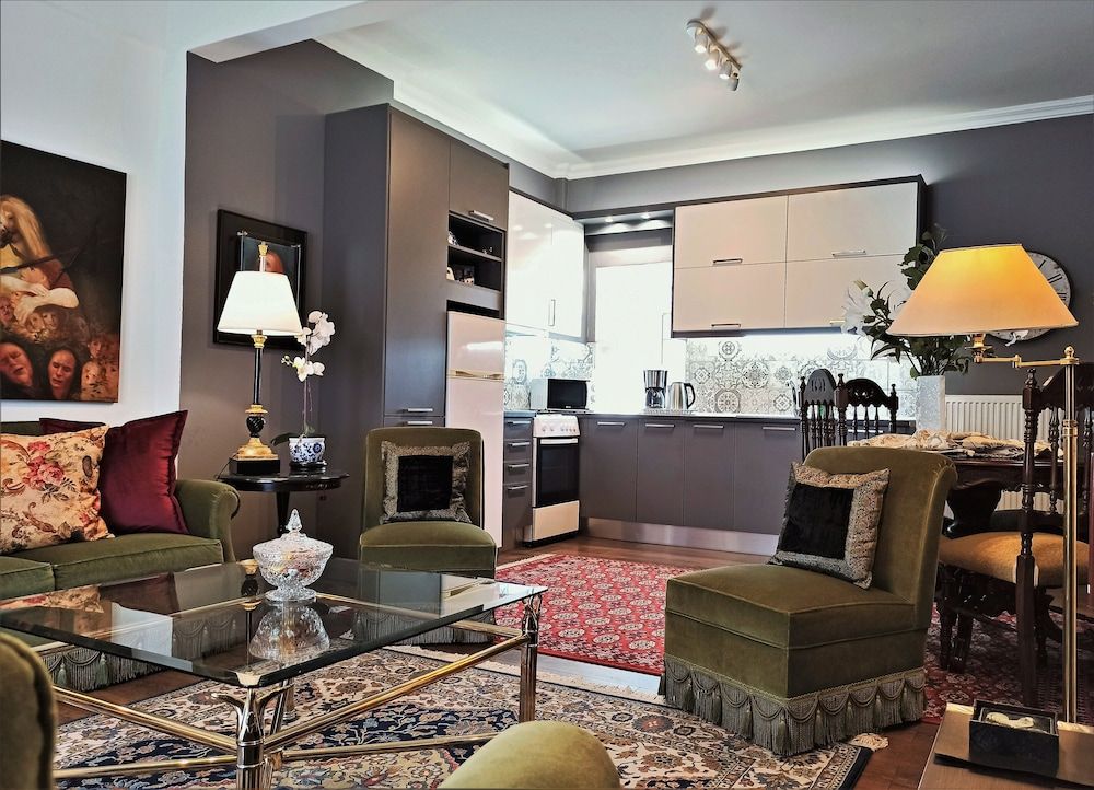 Tiepolo Galleria Palatina Deluxe Apartment, Kitchen, City View 11