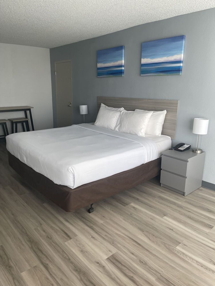 Standard Room, 1 King Bed, Non Smoking