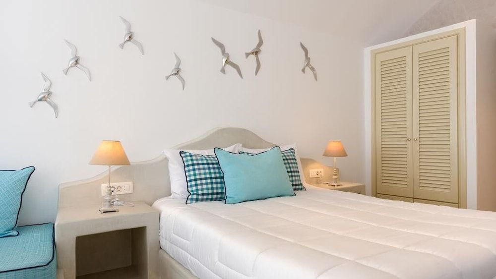 A&G Suites Deluxe Room, Jetted Tub 4
