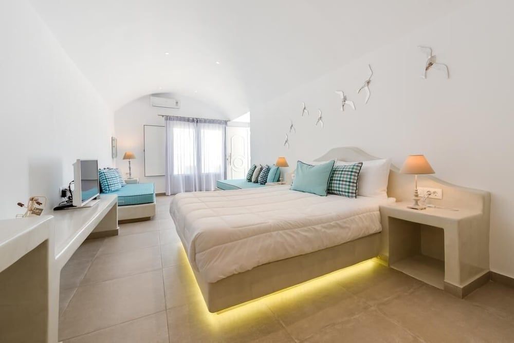 A&G Suites Deluxe Room, Jetted Tub 2