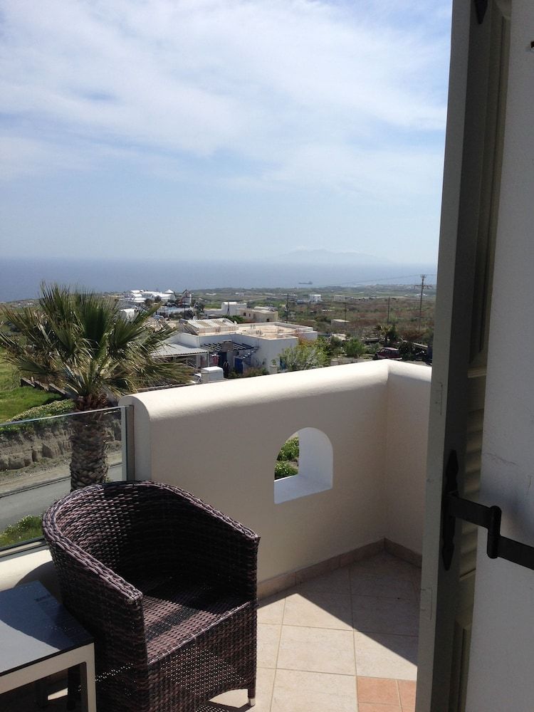 A&G Suites Deluxe Double or Twin Room, Sea View 10