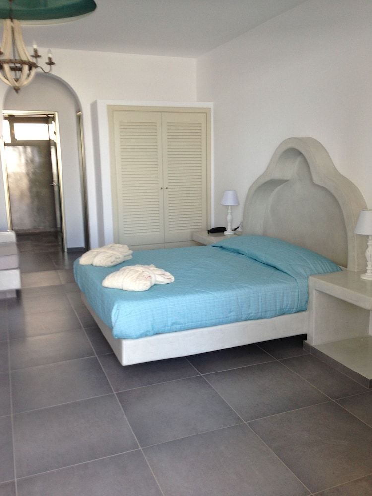 A&G Suites Deluxe Room, Jetted Tub