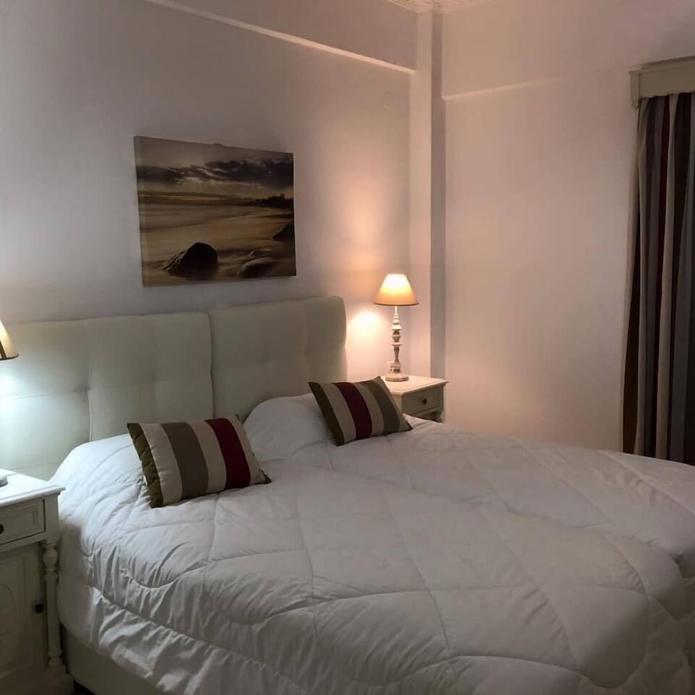 A&G Suites Deluxe Double or Twin Room, Sea View 3