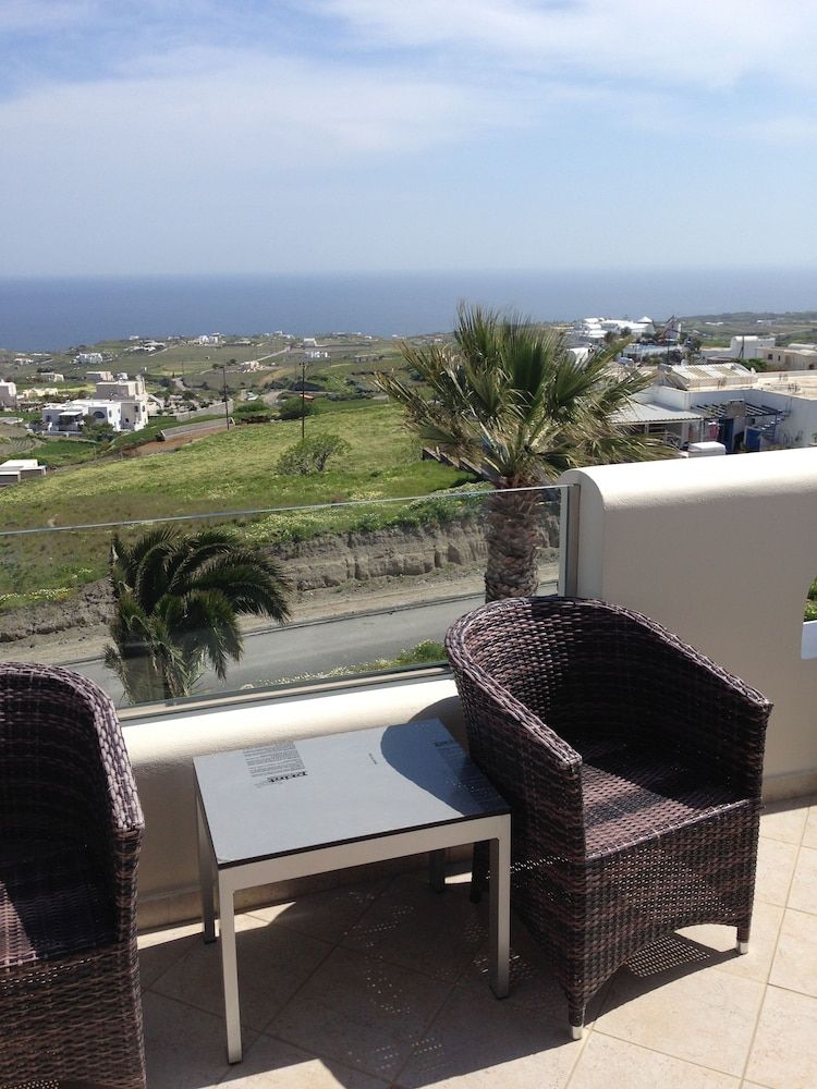 A&G Suites Deluxe Double or Twin Room, Sea View 11