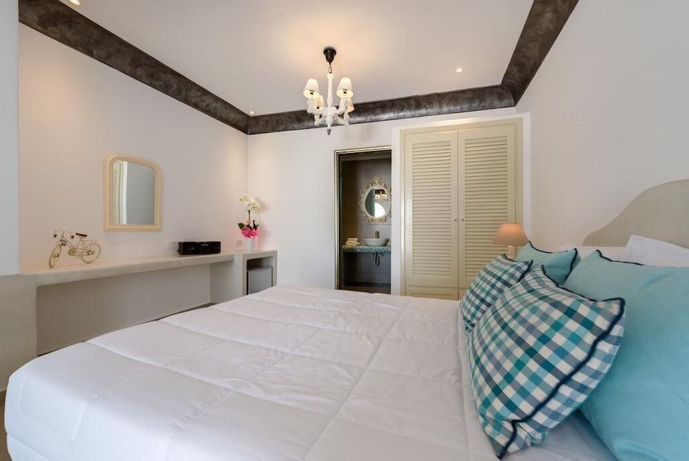 A&G Suites Deluxe Double or Twin Room, Sea View 6