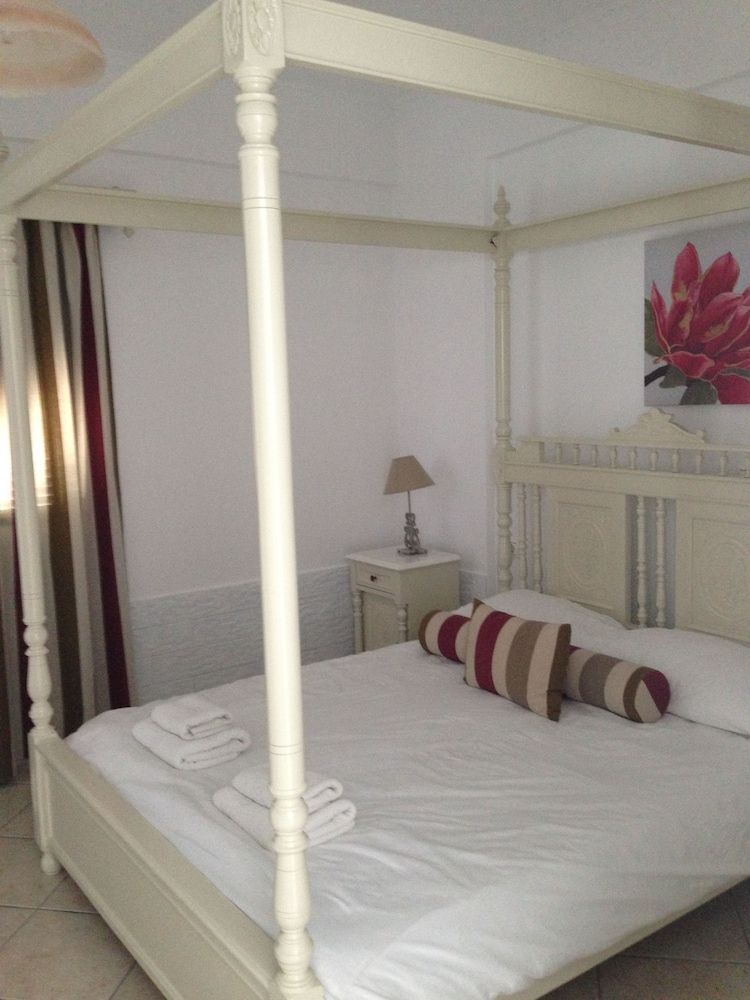 A&G Suites Deluxe Double or Twin Room, Sea View 2