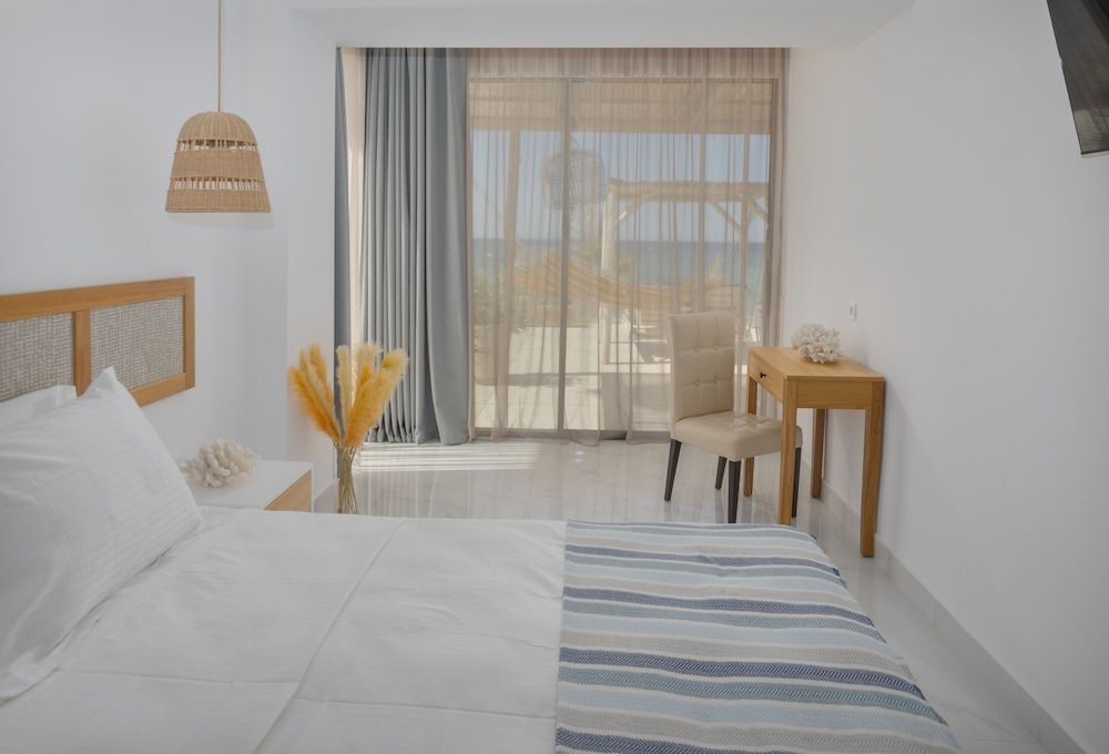 Suite, Sea View