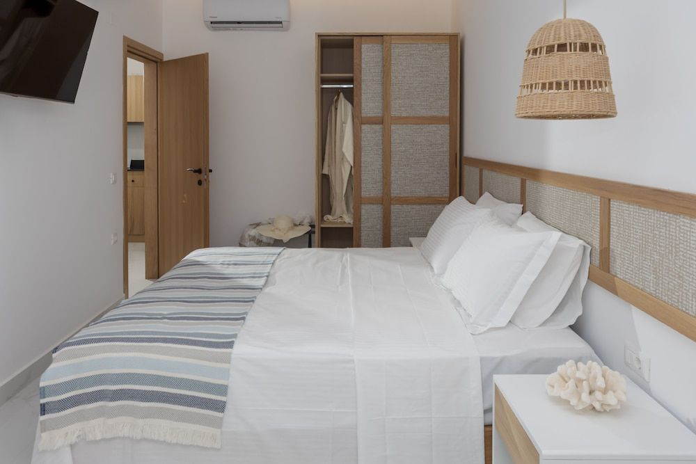 Suite, Sea View