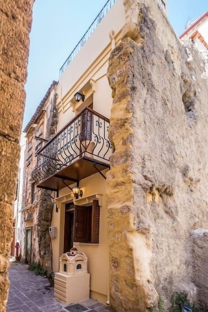 Romantic Maisonette