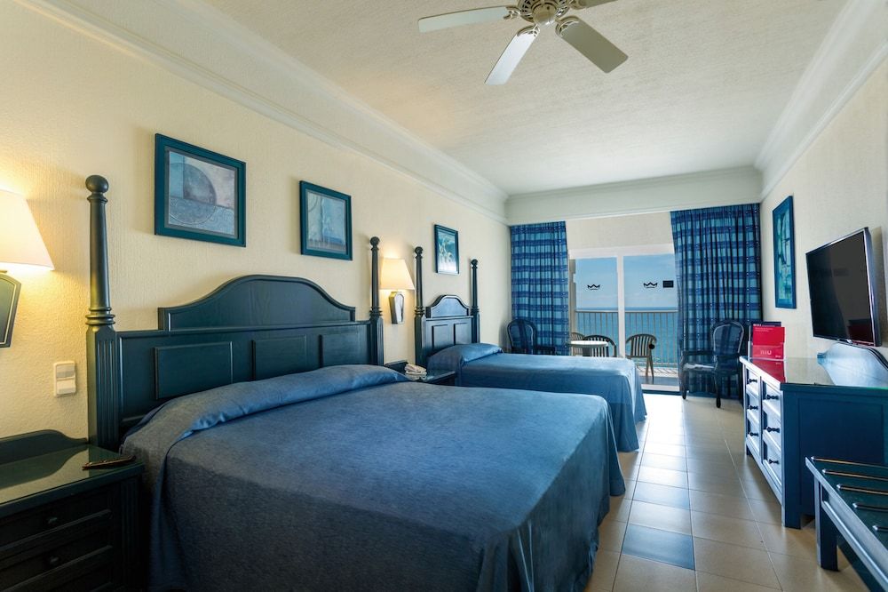 Family Room, Sea View (M)