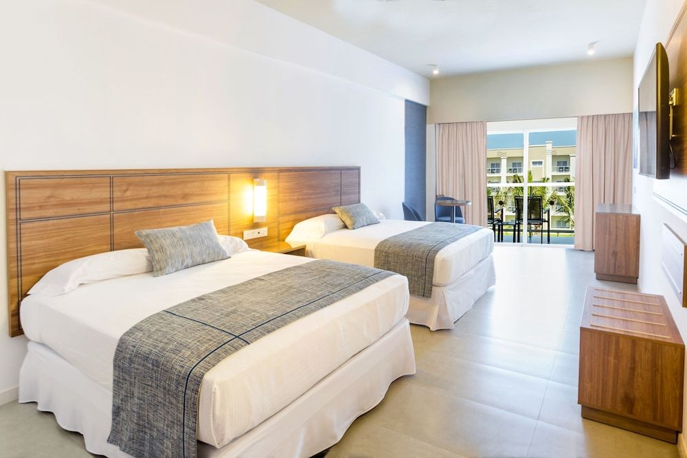 Family Suite, 2 Bedrooms (Superior | C)