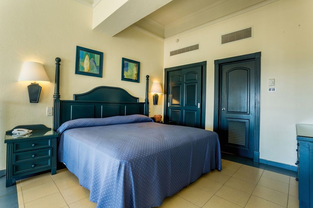 Duplex (Room | B2C-US)