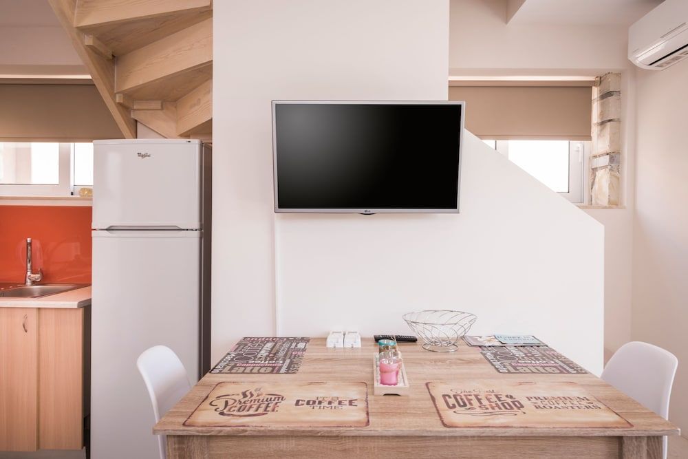 Athina Apartments Apartment, 2 Bedrooms, Balcony, Sea View 11