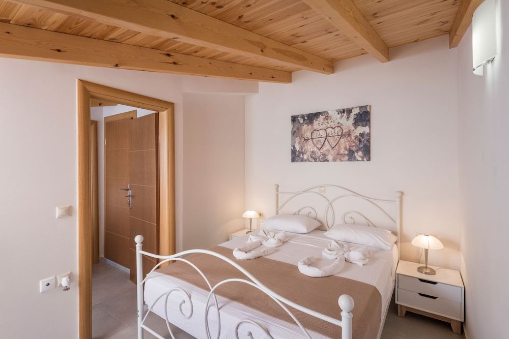 Athina Apartments Apartment, 2 Bedrooms, Balcony, Sea View 8