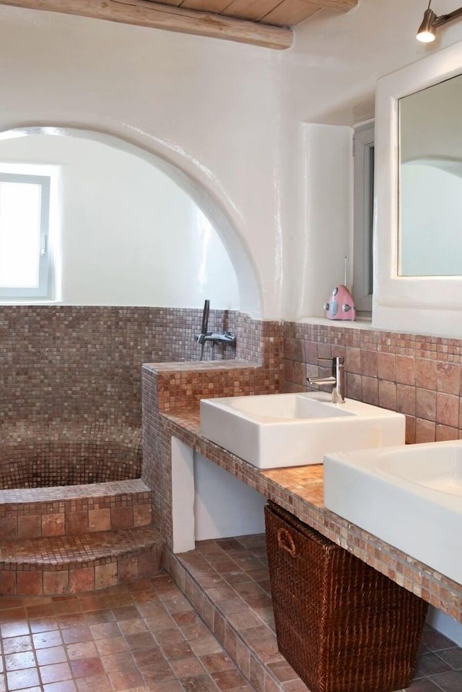 Villa DeLucien Villa, Sea View 9