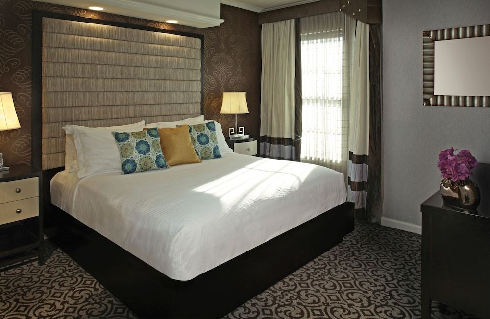 Superior Room, 1 King Bed