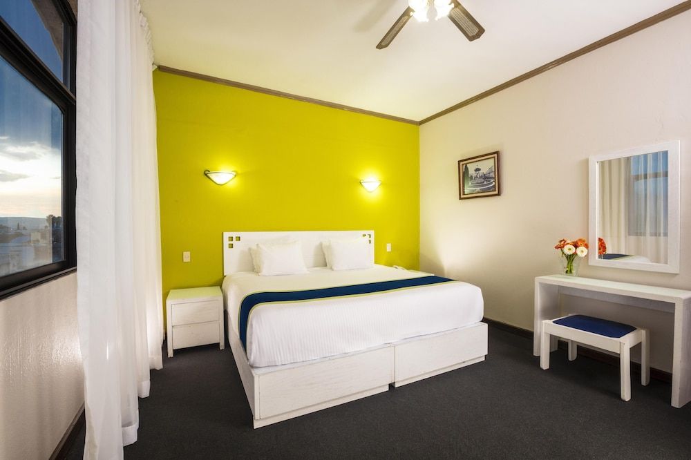 Standard Room, 1 King Bed