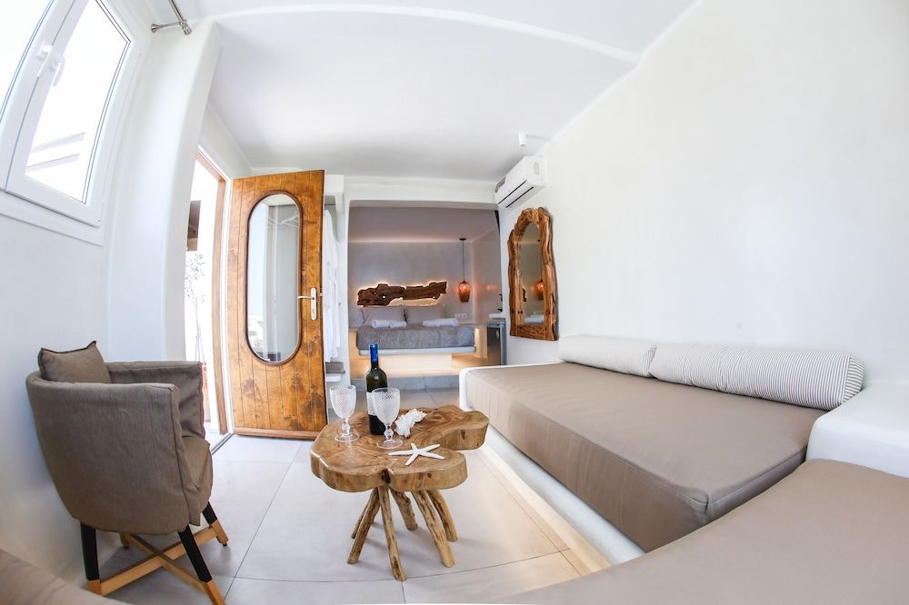 Villa Elina Suites And More