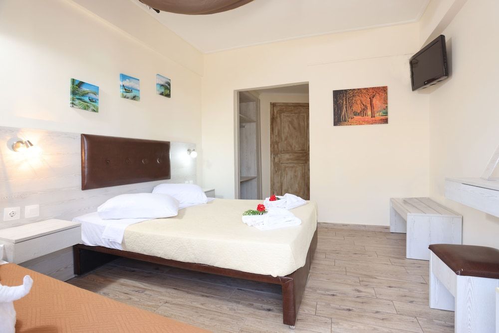 Triple Room, Partial Sea View