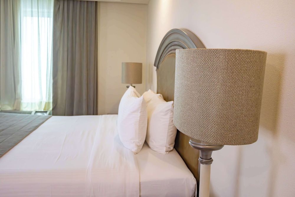 Best Western Plus Monterrey Colon Junior Suite, 1 King Bed, Non Smoking, Kitchenette 3