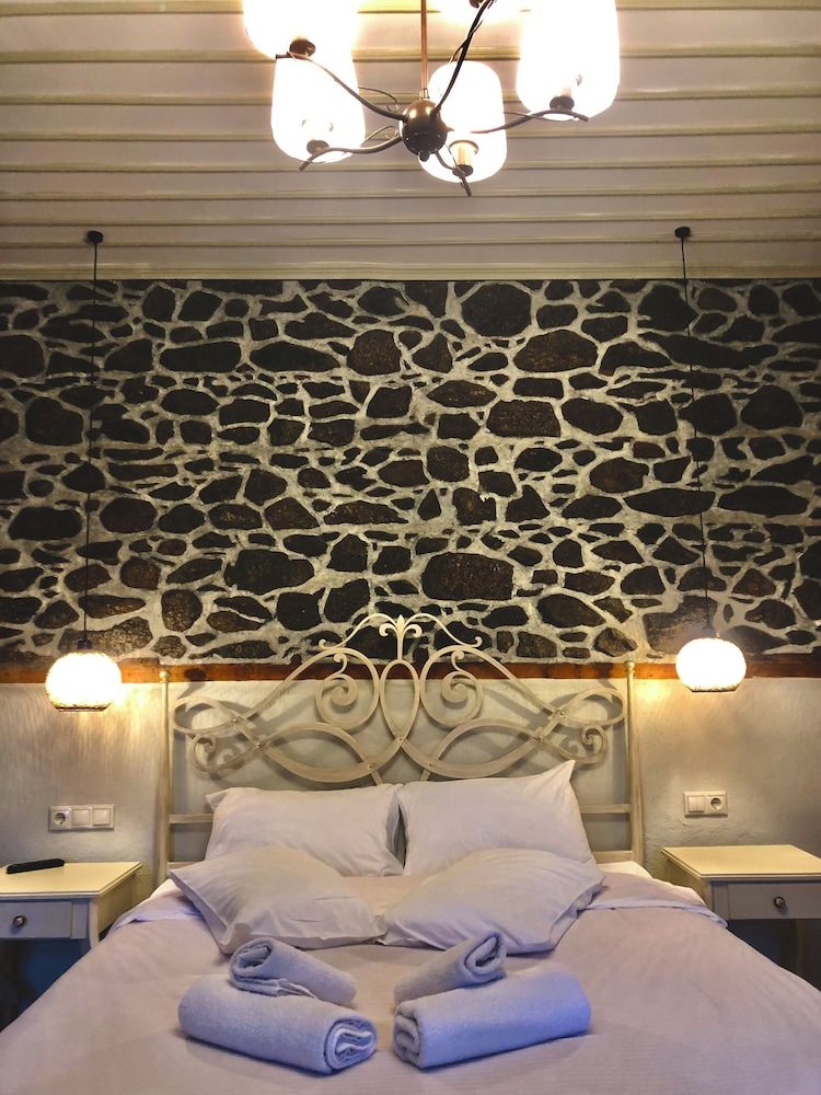 Agios Germanos Traditional Hotel Double Room (Fireplace) 9